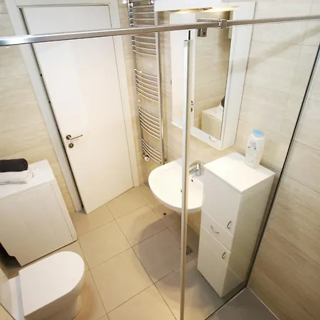 A Block Nota Delta New דירה בלגרד